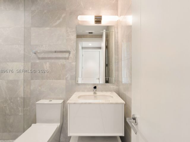 5-bedroom condo for sale in Sunny Isles Beach - 18501 Collins Ave 2301 - MondialRealty