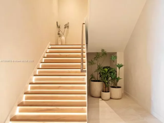 5-bedroom condo for sale in Sunny Isles Beach - 18501 Collins Ave 2301 - MondialRealty