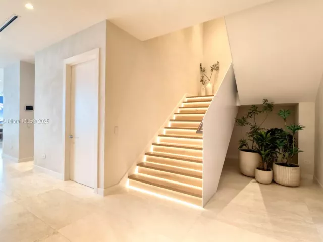 5-bedroom condo for sale in Sunny Isles Beach - 18501 Collins Ave 2301 - MondialRealty