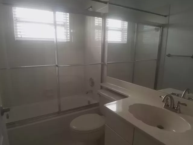 5-bedroom condo for sale in Sunny Isles Beach - 18501 Collins Ave 2301 - MondialRealty