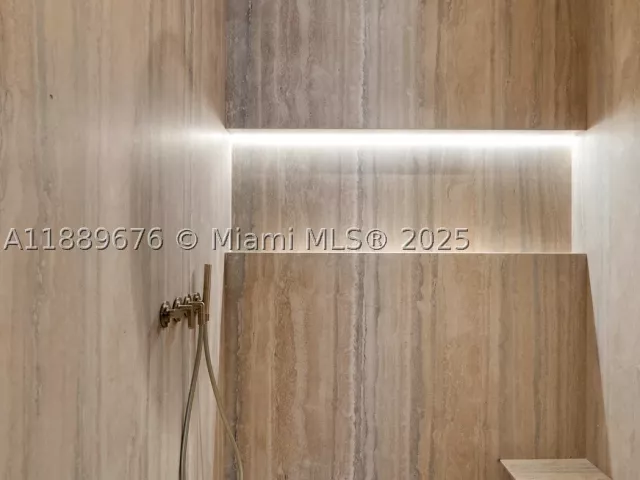 5-bedroom condo for sale in Sunny Isles Beach - 18501 Collins Ave 2301 - MondialRealty