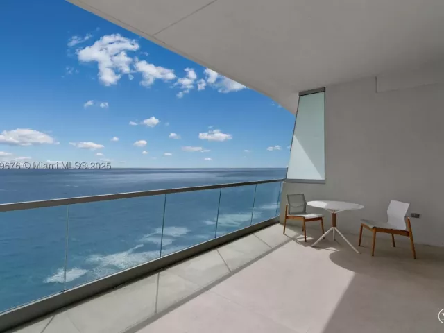 5-bedroom condo for sale in Sunny Isles Beach - 18501 Collins Ave 2301 - MondialRealty