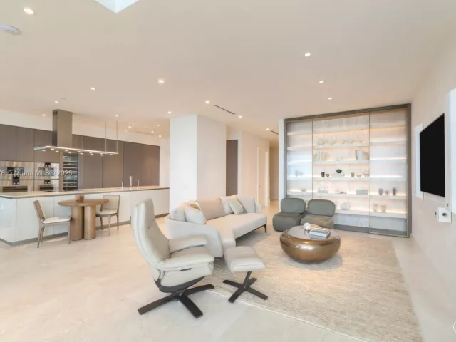 5-bedroom condo for sale in Sunny Isles Beach - 18501 Collins Ave 2301 - MondialRealty