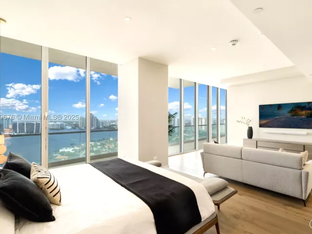 5-bedroom condo for sale in Sunny Isles Beach - 18501 Collins Ave 2301 - MondialRealty