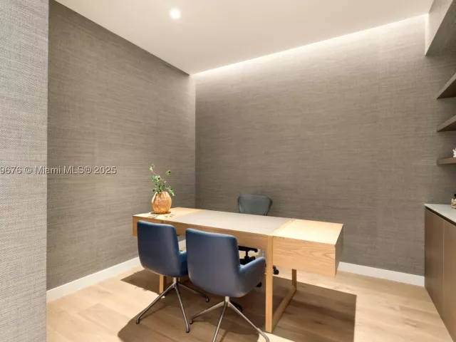 5-bedroom condo for sale in Sunny Isles Beach - 18501 Collins Ave 2301 - MondialRealty