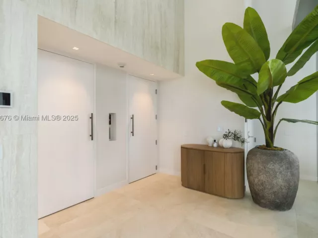 5-bedroom condo for sale in Sunny Isles Beach - 18501 Collins Ave 2301 - MondialRealty
