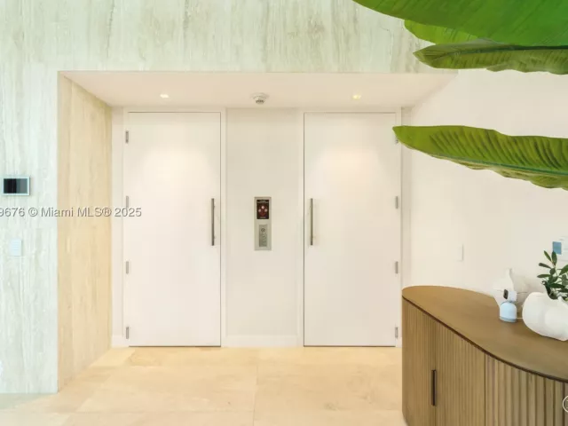 5-bedroom condo for sale in Sunny Isles Beach - 18501 Collins Ave 2301 - MondialRealty