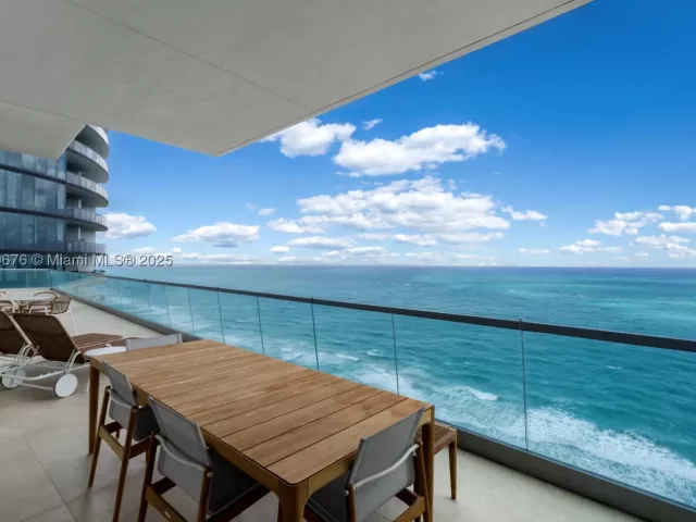 5-bedroom condo for sale in Sunny Isles Beach - 18501 Collins Ave 2301 - MondialRealty