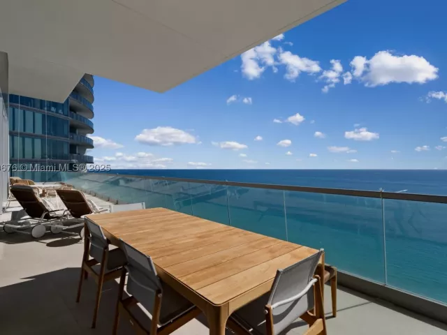5-bedroom condo for sale in Sunny Isles Beach - 18501 Collins Ave 2301 - MondialRealty