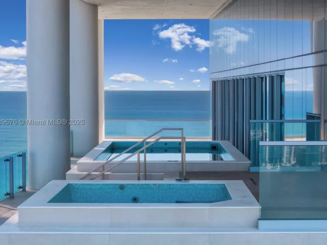 5-bedroom condo for sale in Sunny Isles Beach - 18501 Collins Ave 2301 - MondialRealty