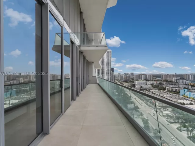 5-bedroom condo for sale in Sunny Isles Beach - 18501 Collins Ave 2301 - MondialRealty