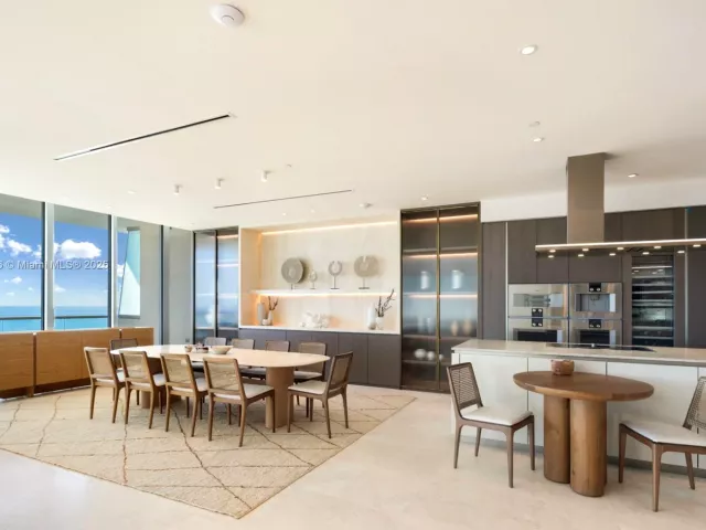 5-bedroom condo for sale in Sunny Isles Beach - 18501 Collins Ave 2301 - MondialRealty