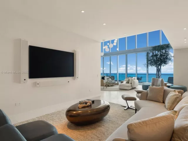 5-bedroom condo for sale in Sunny Isles Beach - 18501 Collins Ave 2301 - MondialRealty