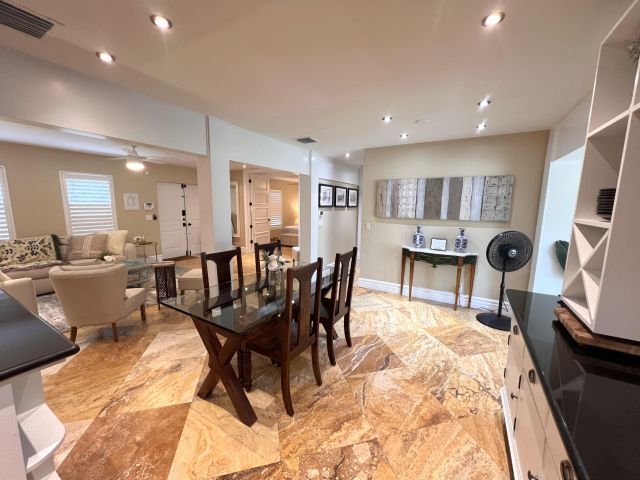 Home for sale at 902 S Swinton Avenue - photo 6657025