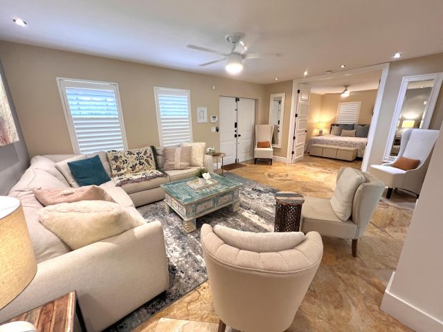 Home for sale at 902 S Swinton Avenue - photo 6657026