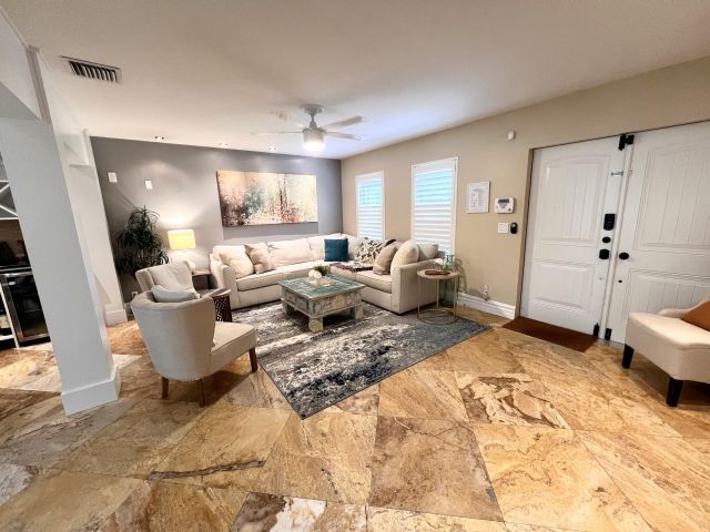 Home for sale at 902 S Swinton Avenue - photo 6657028