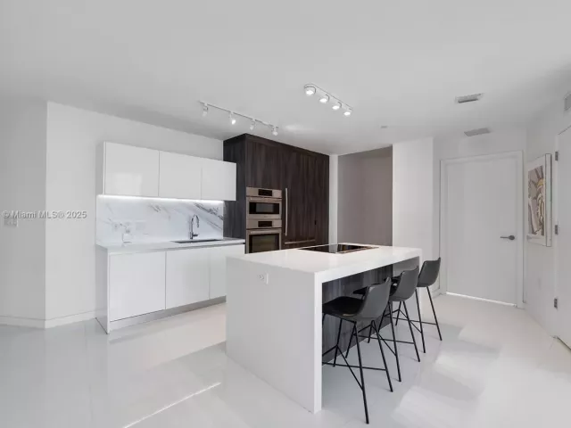 2-bedroom condo for sale in Miami - 851 NE 1st Ave 4403 - MondialRealty