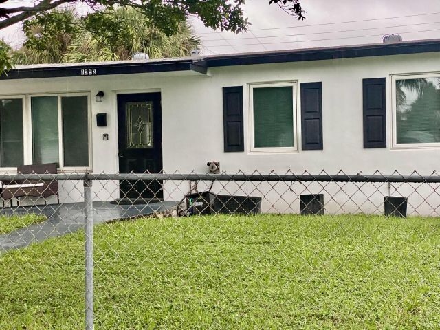 Home for rent at 1353 9th Street 1353 - photo 6656470