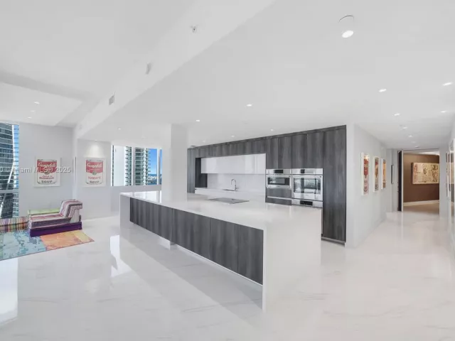 4-bedroom condo for sale in Miami - 851 NE 1st Ave 4401/4402 - MondialRealty