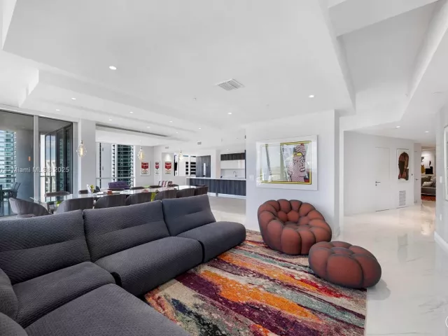 4-bedroom condo for sale in Miami - 851 NE 1st Ave 4401/4402 - MondialRealty