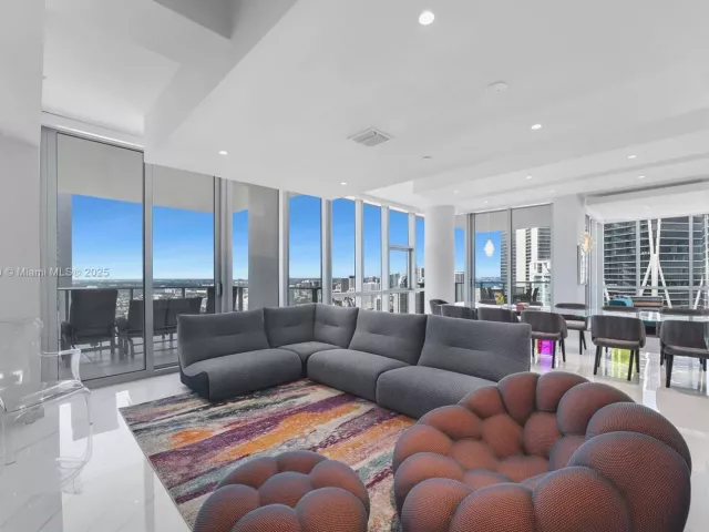 4-bedroom condo for sale in Miami - 851 NE 1st Ave 4401/4402 - MondialRealty