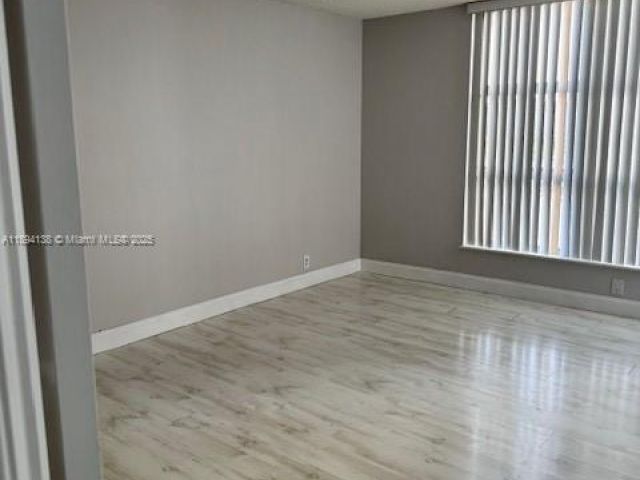 2-bedroom condo for sale in Aventura - 3400 NE 192nd St 802 - MondialRealty