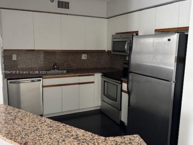 2-bedroom condo for sale in Aventura - 3400 NE 192nd St 802 - MondialRealty