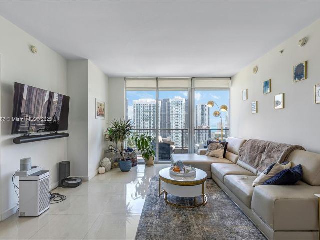 Apartment for sale  Unit #3012 - photo 6646812