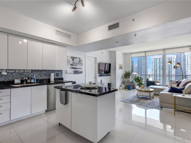 Apartment for sale  Unit #3012 - photo 6646815