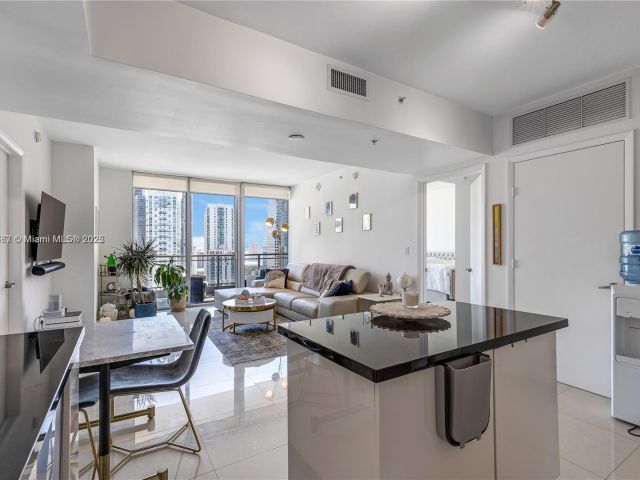 Apartment for sale  Unit #3012 - photo 6646816