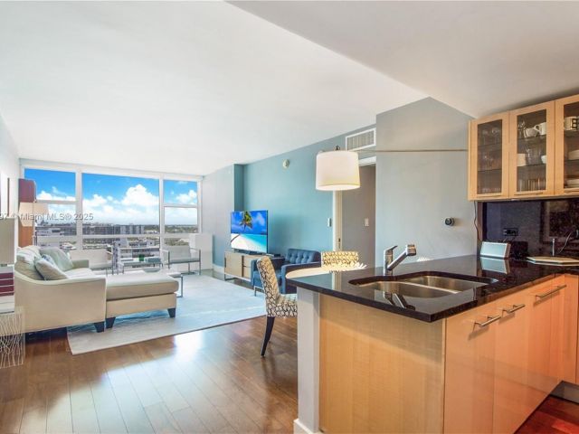 Apartment for sale  Unit #1101 - photo 6645112