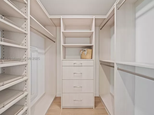 2-bedroom condo for rent in Pompano Beach - 900 N Ocean Blvd 1005 - MondialRealty