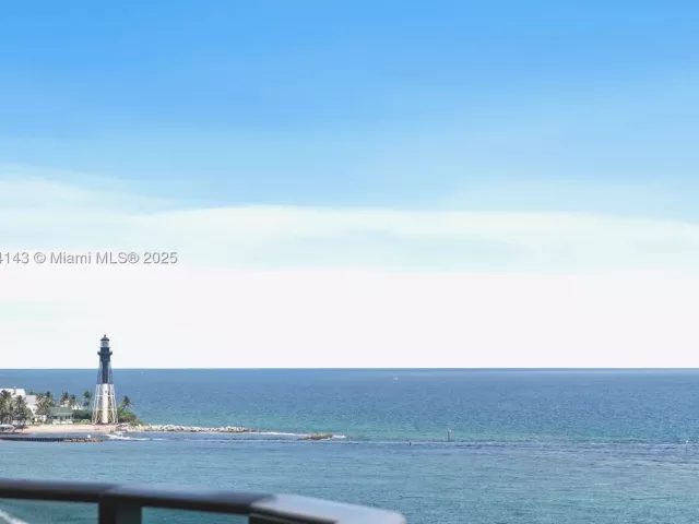 2-bedroom condo for rent in Pompano Beach - 900 N Ocean Blvd 1005 - MondialRealty