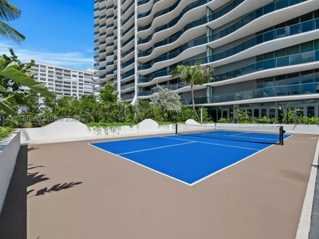 2-bedroom condo for rent in Pompano Beach - 900 N Ocean Blvd 1005 - MondialRealty