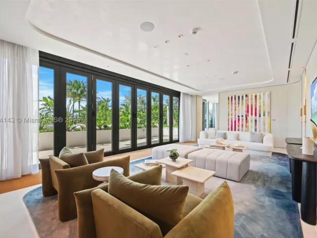 2-bedroom condo for rent in Pompano Beach - 900 N Ocean Blvd 1005 - MondialRealty