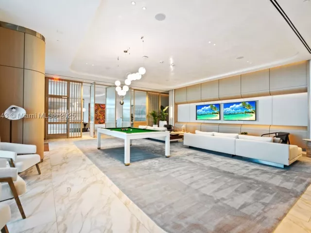 2-bedroom condo for rent in Pompano Beach - 900 N Ocean Blvd 1005 - MondialRealty