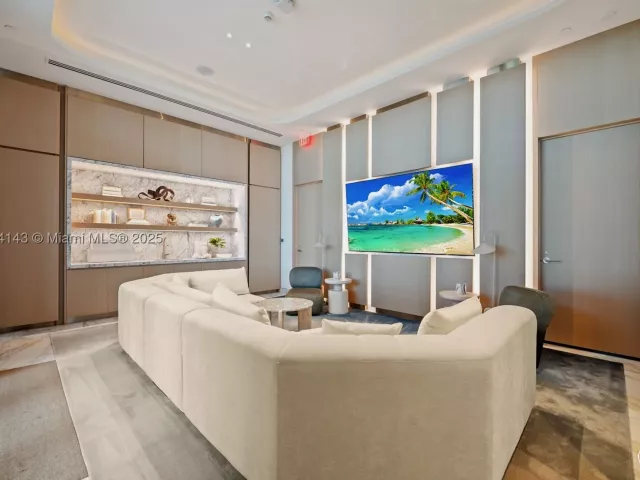 2-bedroom condo for rent in Pompano Beach - 900 N Ocean Blvd 1005 - MondialRealty