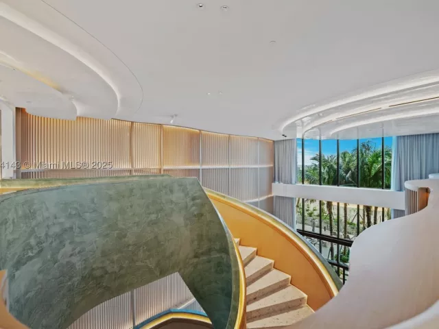 2-bedroom condo for rent in Pompano Beach - 900 N Ocean Blvd 1005 - MondialRealty