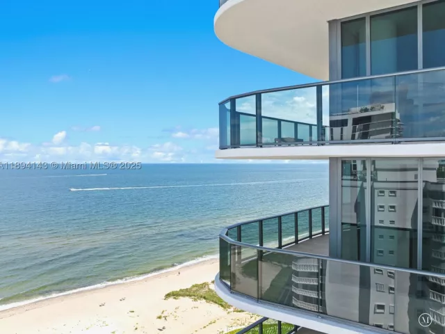 2-bedroom condo for rent in Pompano Beach - 900 N Ocean Blvd 1005 - MondialRealty