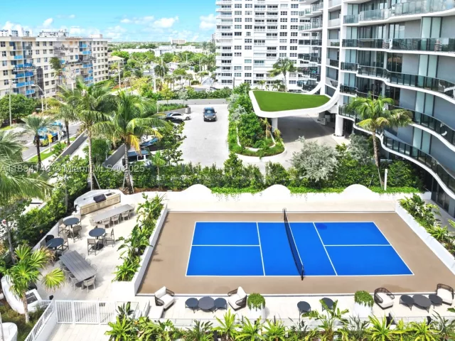 2-bedroom condo for rent in Pompano Beach - 900 N Ocean Blvd 1005 - MondialRealty