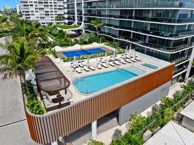 2-bedroom condo for rent in Pompano Beach - 900 N Ocean Blvd 1005 - MondialRealty