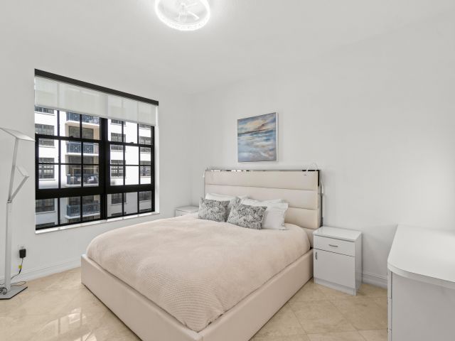 Apartment for rent  Unit #1014 - photo 6659890