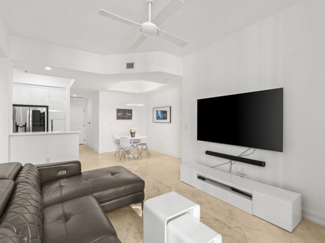 Apartment for rent  Unit #1014 - photo 6659891