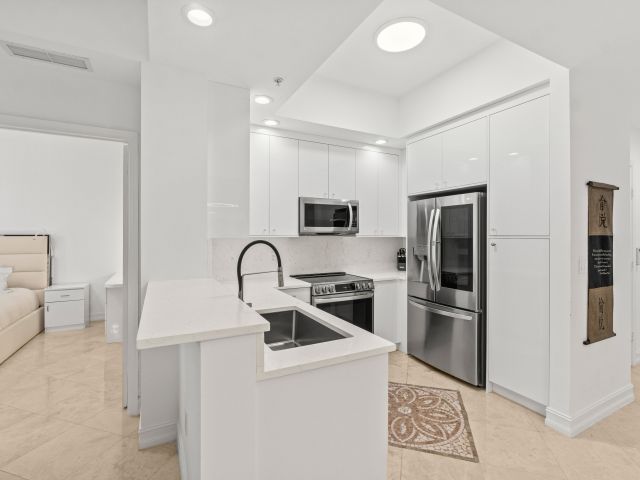 Apartment for rent  Unit #1014 - photo 6659895