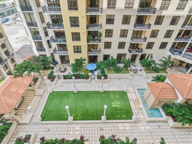 2-bedroom condo for rent in West Palm Beach - 701 S Olive Avenue 1014 - MondialRealty
