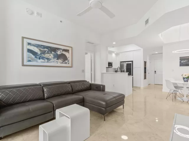 2-bedroom condo for rent in West Palm Beach - 701 S Olive Avenue 1014 - MondialRealty