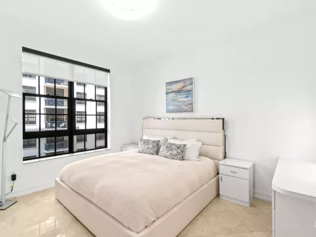 2-bedroom condo for rent in West Palm Beach - 701 S Olive Avenue 1014 - MondialRealty