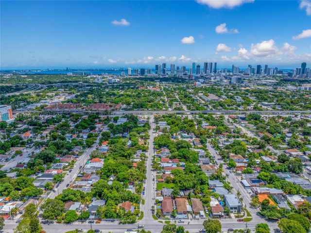 4-bedroom home for sale in Miami - 1376 NW 32nd St - MondialRealty