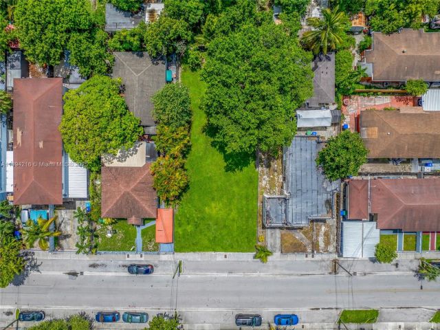 4-bedroom home for sale in Miami - 1376 NW 32nd St - MondialRealty