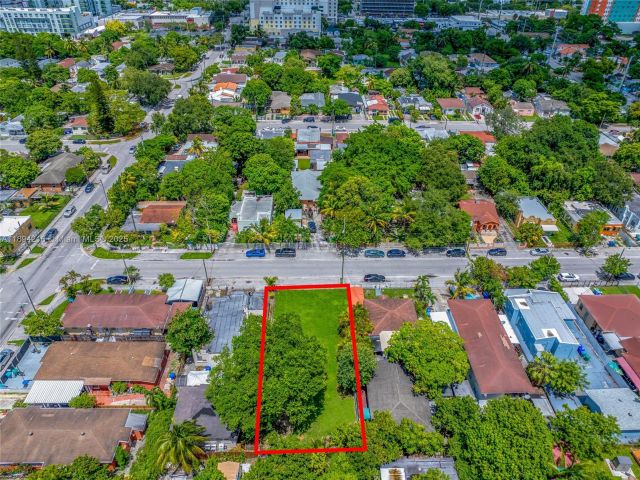 4-bedroom home for sale in Miami - 1376 NW 32nd St - MondialRealty